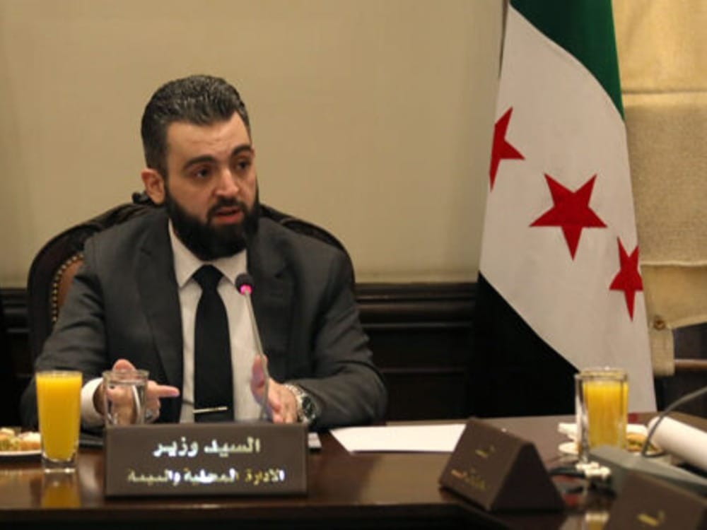 وزير الإدارة المحلية يفوّض المحافظين بممارسة عدد من صلاحياته بهدف تسريع الإجراءات