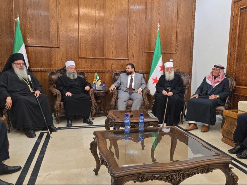 محافظ السويداء يلتقي مشايخ العقل ووجهاء المحافظة لتعزيز الوحدة الوطنية