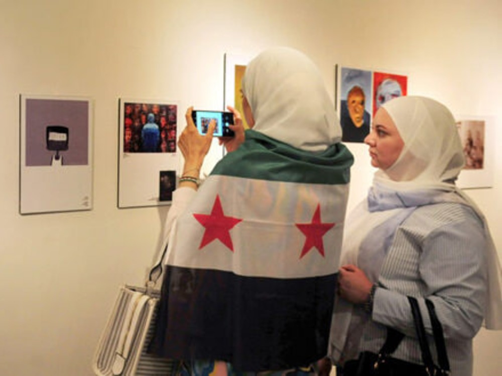 "معتقلون ومغيبون" معرض فني يوثّق فصول الثورة السورية