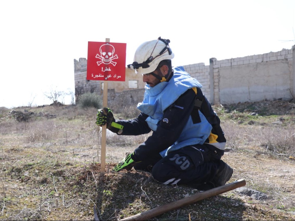 استشهاد ثلاثة متطوعين في الدفاع المدني السوري بانفجار لغم موجه