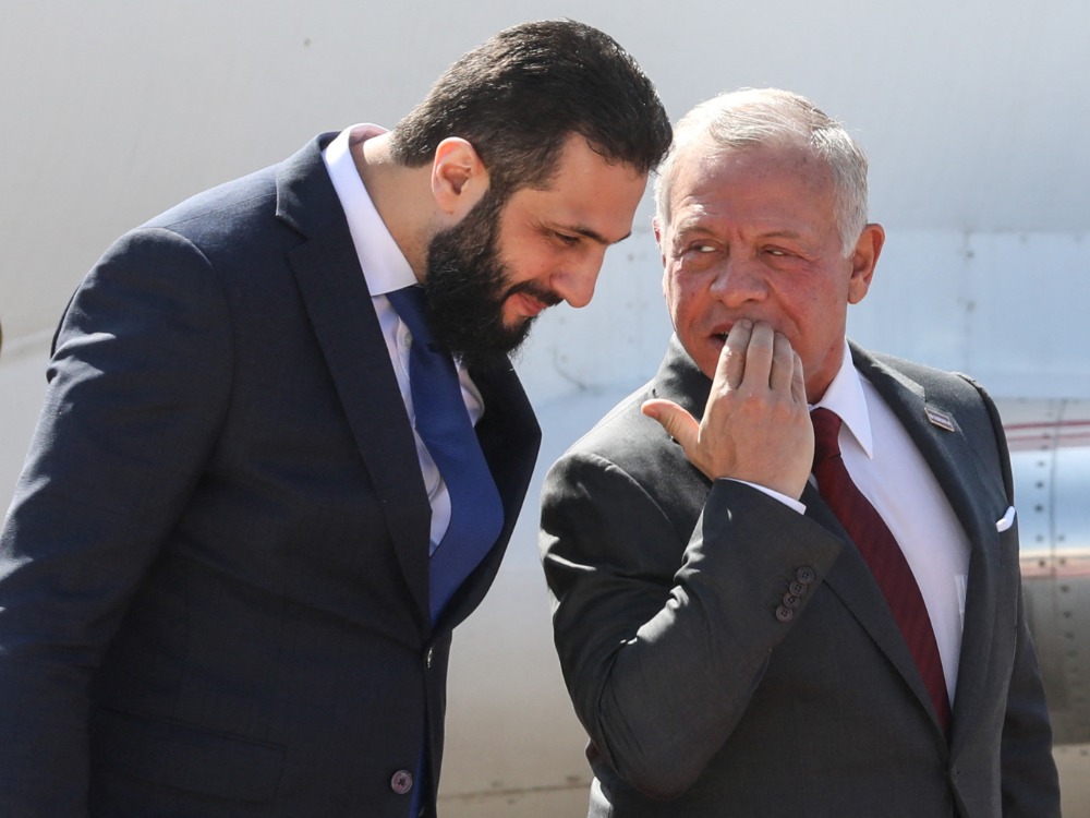 الرئيس الشرع والعاهل الأردني يبحثان هاتفياً التطورات الراهنة والعلاقات الثنائية