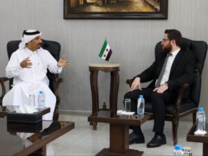 وزير التنمية يبحث مع القائم بأعمال السفارة القطرية تعزيز كفاءة الإدارات الحكومية