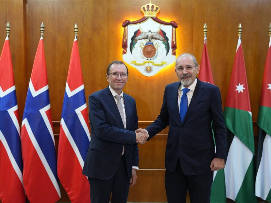 الأردن والنرويج يؤكدان ضرورة دعم الحكومة السورية لإعادة بناء البلاد
