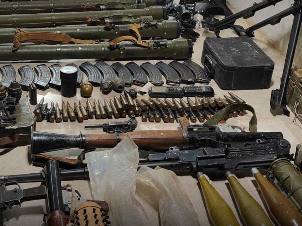 مصادرة أسلحة كانت معدّة للتهريب أثناء مداهمات أمنيَّة في ريف دمشق