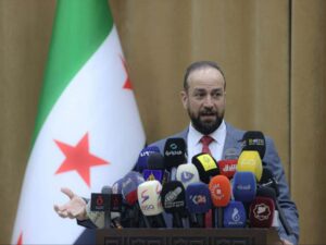 وزير الإعلام يقدم إحاطة حول لقاء الرئيس الشرع بالوزراء