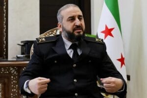 وزير الدفاع مباركا للشعب السوري بقرار رفع العقوبات