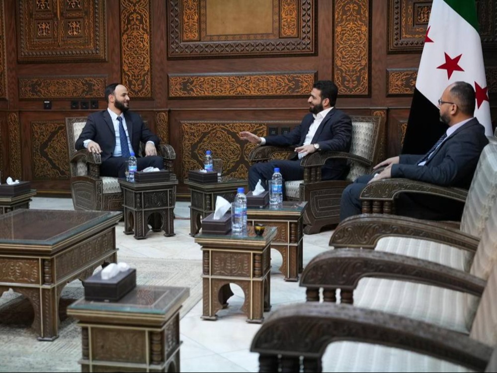 وزير الداخلية ومحافظ حلب يبحثان تعزيز التنسيق الإداري وتحسين الخدمات