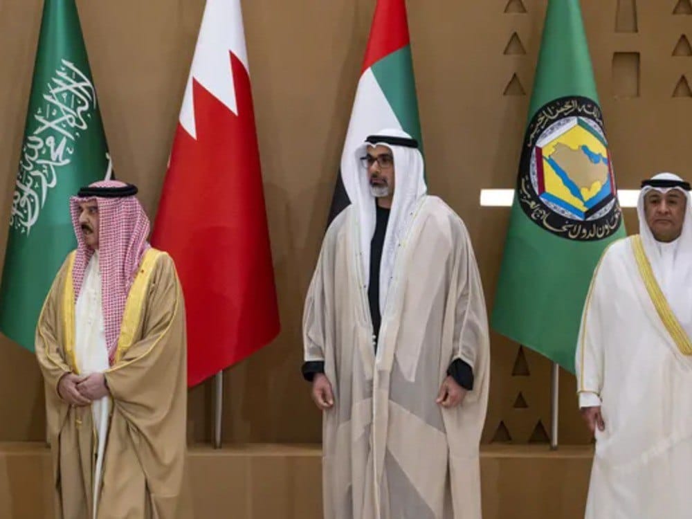 الإمارات ترحب بإعلان رفع العقوبات الأمريكية عن سوريا