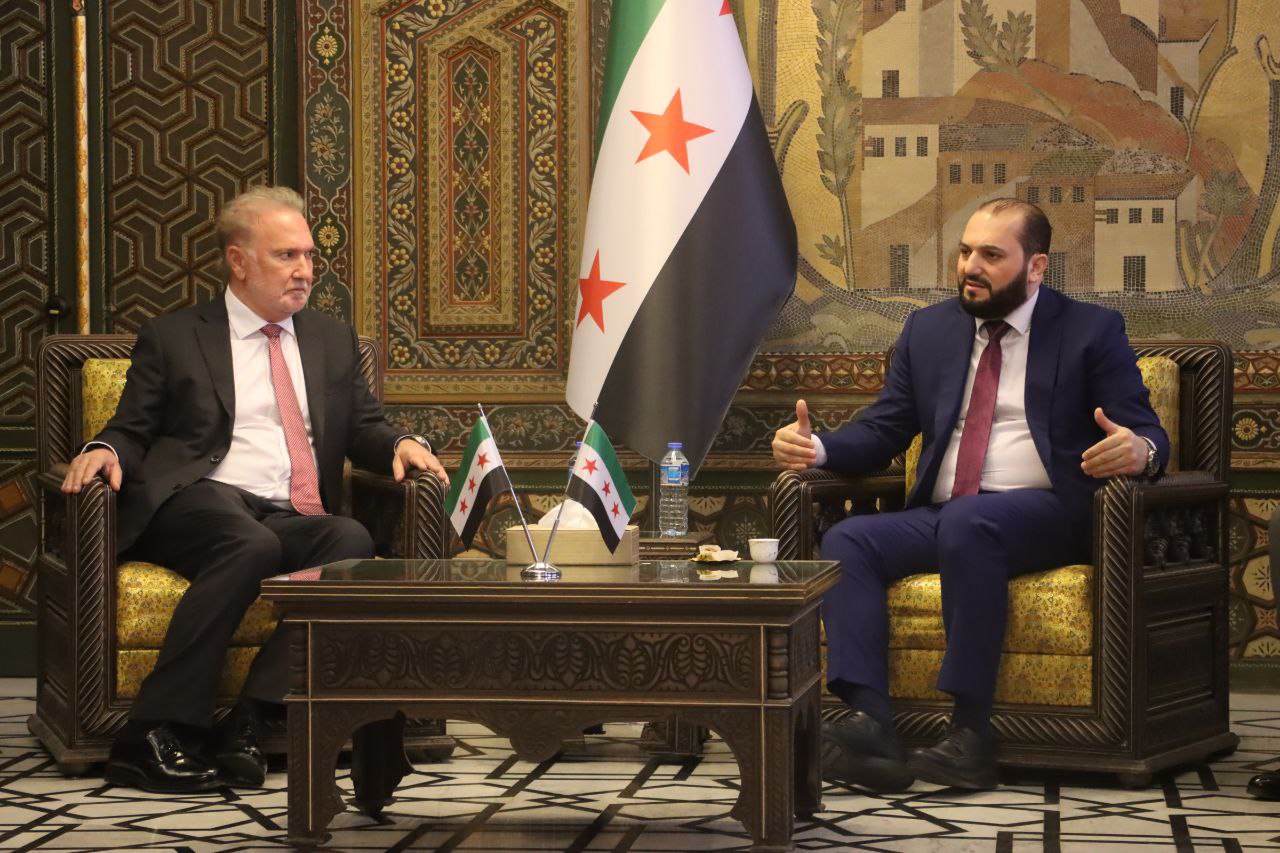 محافظ دمشق يبحث مع شركة "خطيب وعلمي" مجالات التخطيط الحضري وإعادة الإعمار