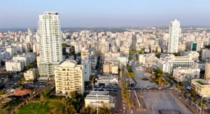 تشهد البلاد اليوم الثلاثاء 20 أيار،طقساً مشمساً ومستقراً، مع انتشار طفيف لبعض السحب المتفرقة، وبقاء درجات الحرارة حول معدلاتها الطبيعية.