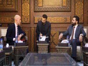 وزير الداخلية يستقبل المدير العام للشؤون القنصلية في الخارجية السويدية