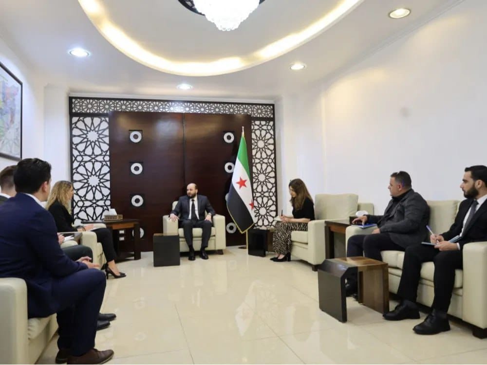 وزير الطاقة يبحث مع وفد بنك "الإعمار الألماني" تمويل مشاريع البنية التحتية