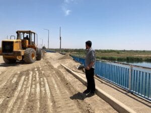 إزالة السواتر الترابية عن جسر الباغوز بريف ديرالزور