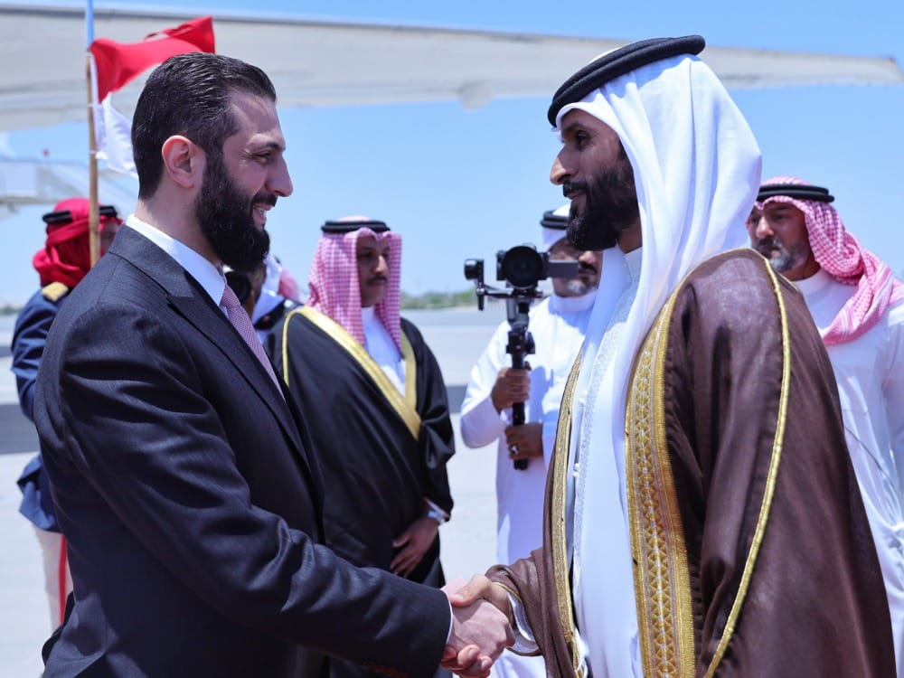 الرَّئيس أحمد الشَّرع يصل مملكة البحرين في زيارة رسمية