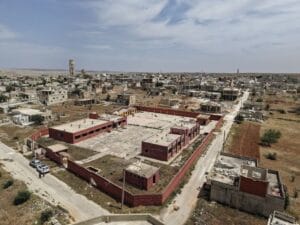 مسؤول في التربية: إعادة تأهيل 10 مدارس جنوب إدلب للعام الدراسي القادم