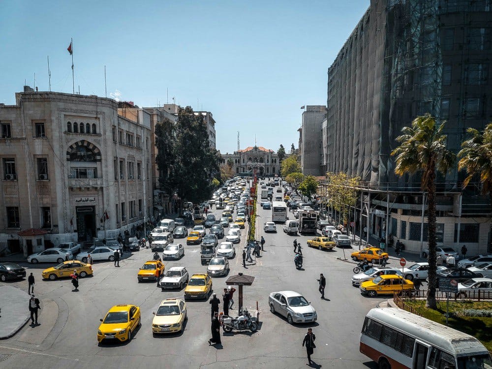 طقس حار وتحذيرات من مخاطر الحرارة والحرائق