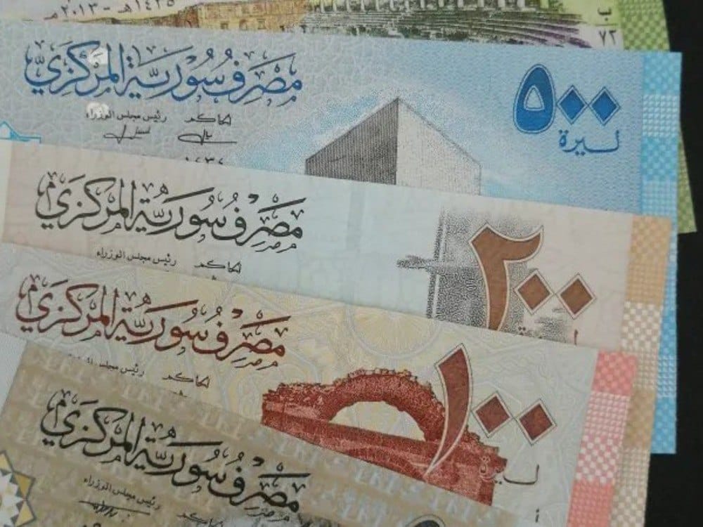 تحسّن ملحوظ لليرة.. مؤشرات انفتاح دولي وتراجع في حدة العقوبات