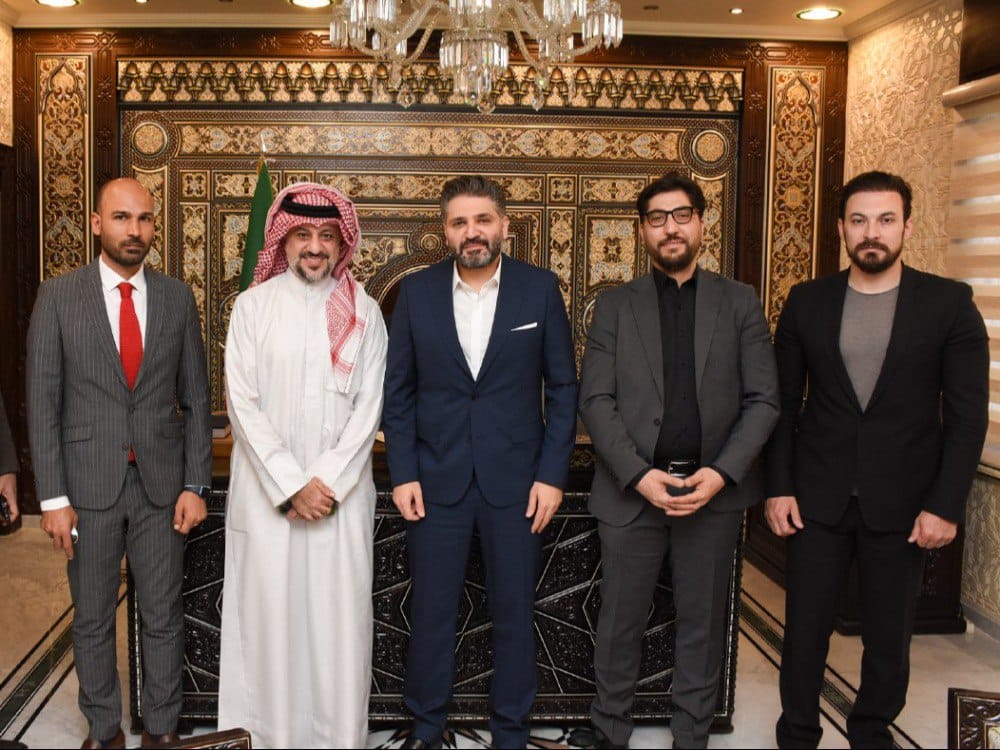 ضمّ نخبة من المخرجين والمنتجين.. وزير الثقافة يلتقي وفداً عربياً بهدف التعاون الفني