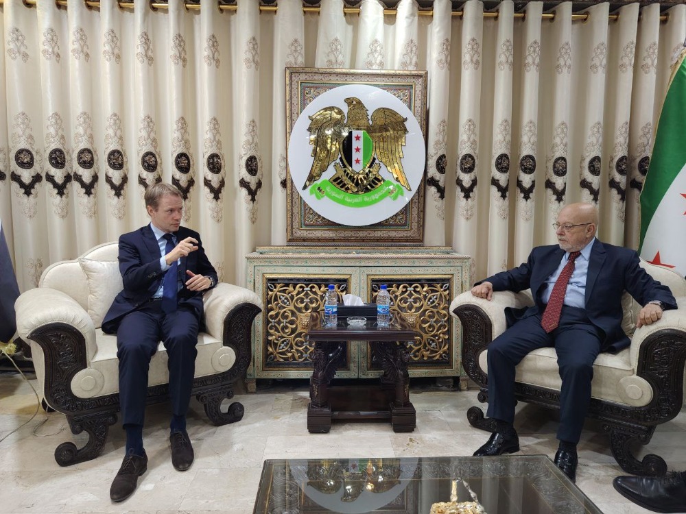 دمشق وباريس تبحثان فتح آفاق اقتصادية جديدة وتدريب مهني للشباب السوري