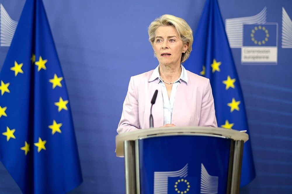 رئيسة المفوضية الأوروبية ترحب برفع العقوبات عن سوريا