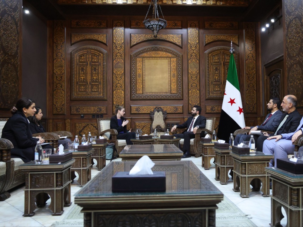 وزير الداخلية يبحث مع منظمة العفو الدولية التعاون في مجال حقوق الإنسان