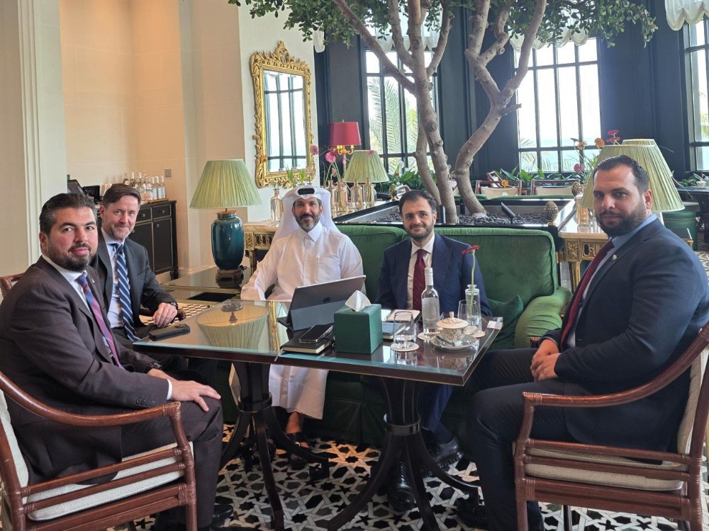 وزير الاتصالات يبحث تعزيز التعاون التقني مع شركة الخليج للكابلات البحرية