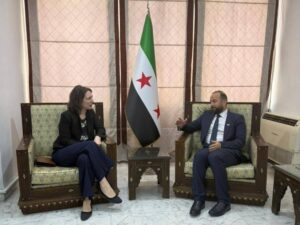 وزير الإعلام يبحث مع ممثلة بريطانيا الخاصة سبل مواجهة التضليل الإعلامي