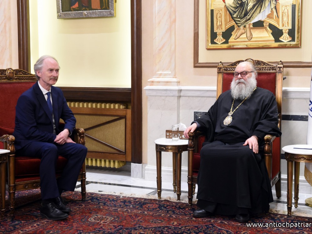 بيدرسون يعزي البطريرك يوحنا العاشر بشهداء كنيسة مار إلياس