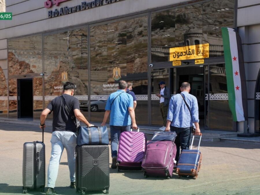 المنافذ البرية والبحرية تكشف للإخبارية أعداد العائدين من دول الجوار للاستقرار النهائي