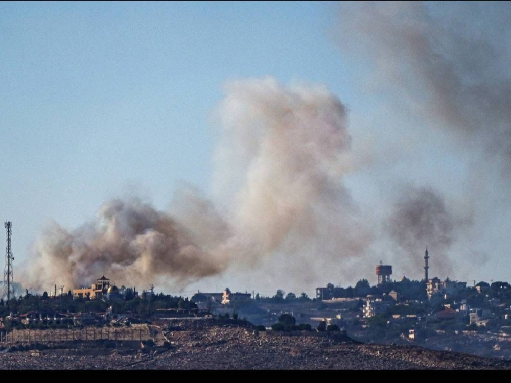 انفجارات في ريف جبلة نتيجة حريق بموقع عسكري سابق يضم صواريخ وبراميل وقود