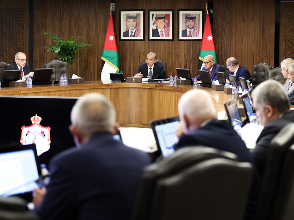 وافق مجلس الوزراء الأردني، اليوم الأربعاء 11 حزيران، على مذكرة التفاهم مع الحكومة السورية التي تتعلق بإنشاء وتفعيل مجلس التنسيق الأعلى بين البلدين.