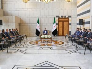 الرئيس الشرع يستقبل وزير الداخلية ومسؤولي الوزارة
