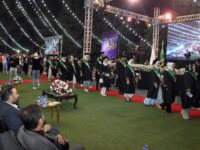 تخريج 400 طالب من كليتي الإعلام وطب الأسنان