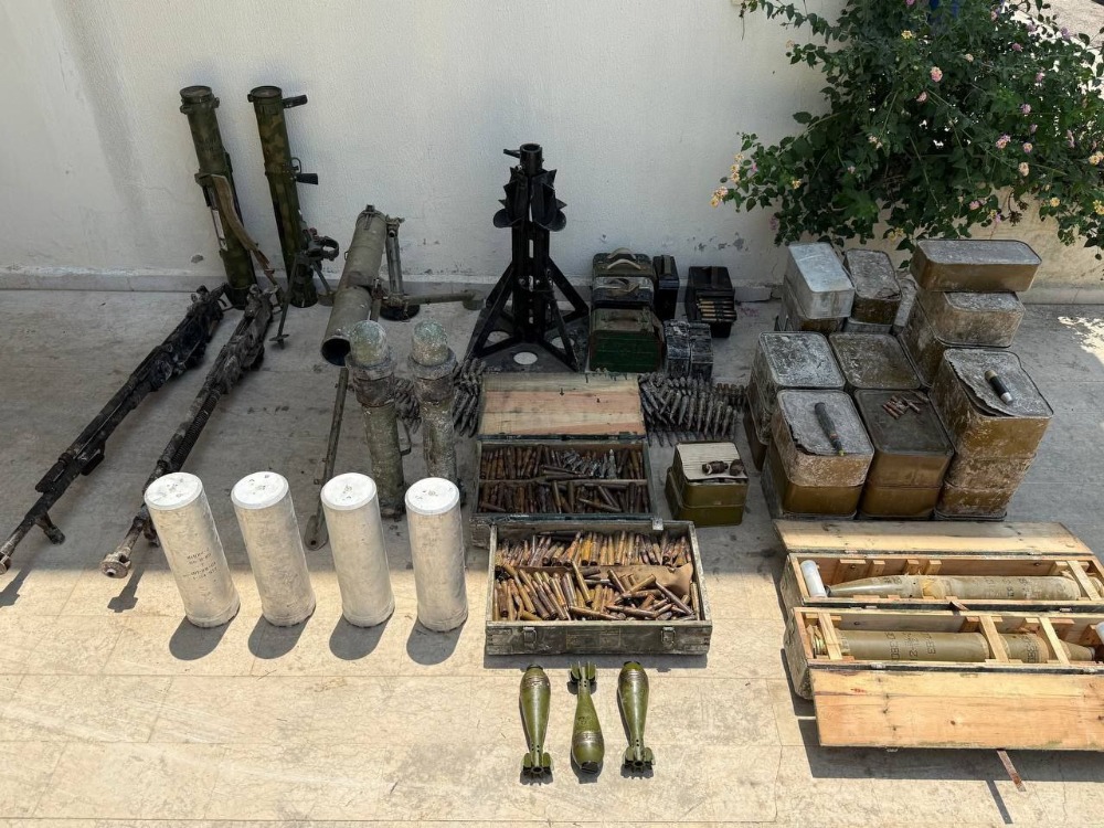 بعد تحقيقات موسعة.. قوى الأمن تضبط مستودع أسلحة في القرداحة