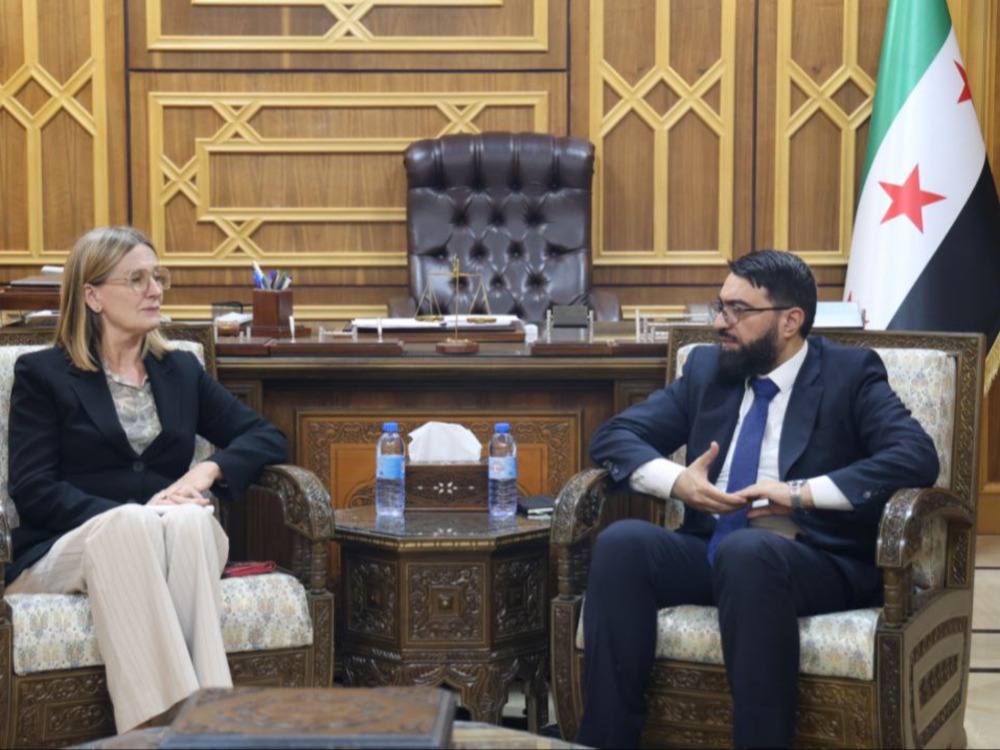 وزير العدل يبحث مع دبلوماسية نرويجية دعم العدالة والإصلاح القضائي