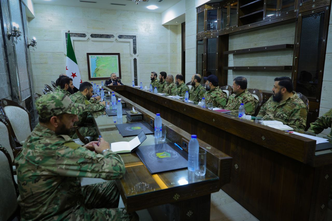 وزير الدفاع يبحث مع شعبة التنظيم والإدارة تطوير البنية التنظيمية