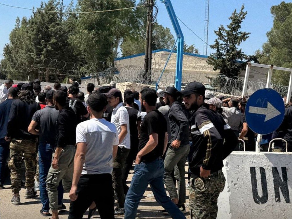 وقفة احتجاجية أمام مركز الأمم المتحدة في نبع الفوار رفضاً لانتهاكات الاحتلال الإسرائيلي