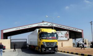 الأردن يخفض الرسوم على الشاحنات والبرادات السورية