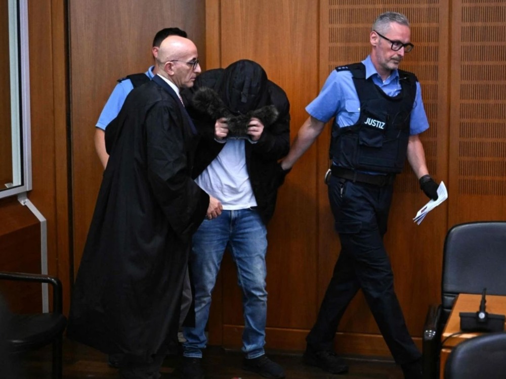 محكمة ألمانية في مدينة فرانكفورت الاثنين 16 حزيران، بسجن الطبيب السوري علاء موسى