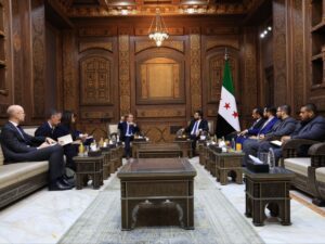 وزير الداخلية السيد أنس خطاب، يستقيل وفداً من السفارة الفرنسية برئاسة القائم بأعمال السفارة الفرنسية السيد جان باتيست فيفر
