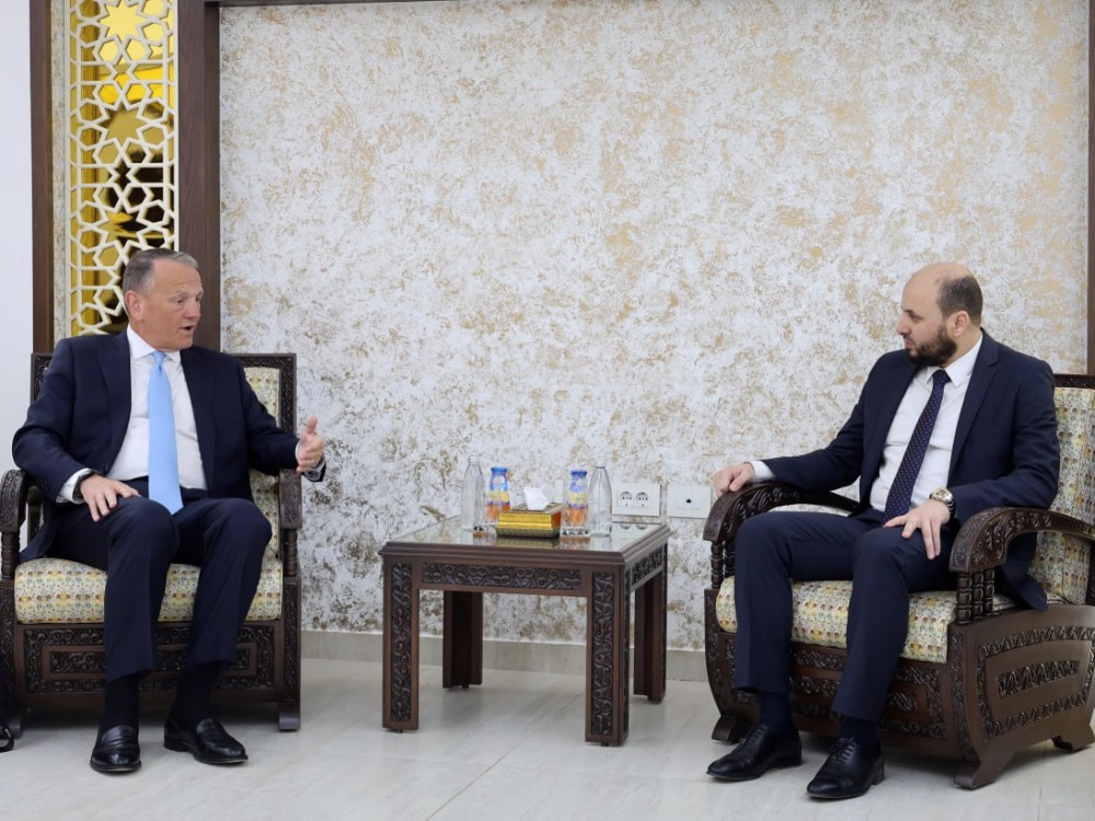 وزير الطاقة يلتقي وفدين أجنبيين لبحث تطوير واقع الطاقة