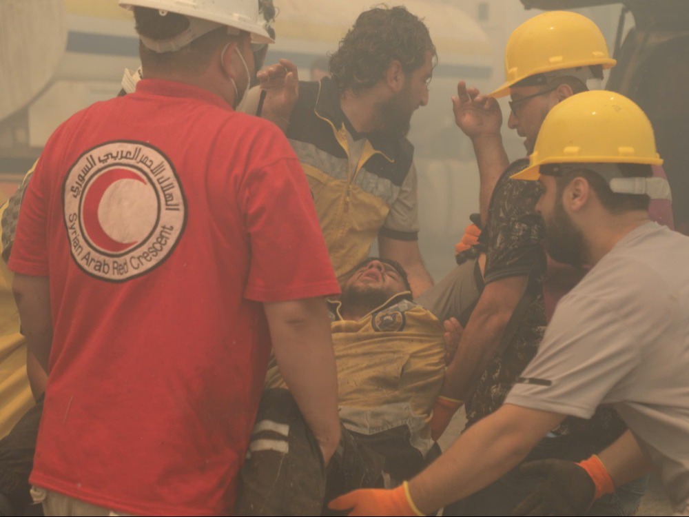 إصابة متطوعين في الدفاع المدني أثناء عملهم في إطفاء الحرائق