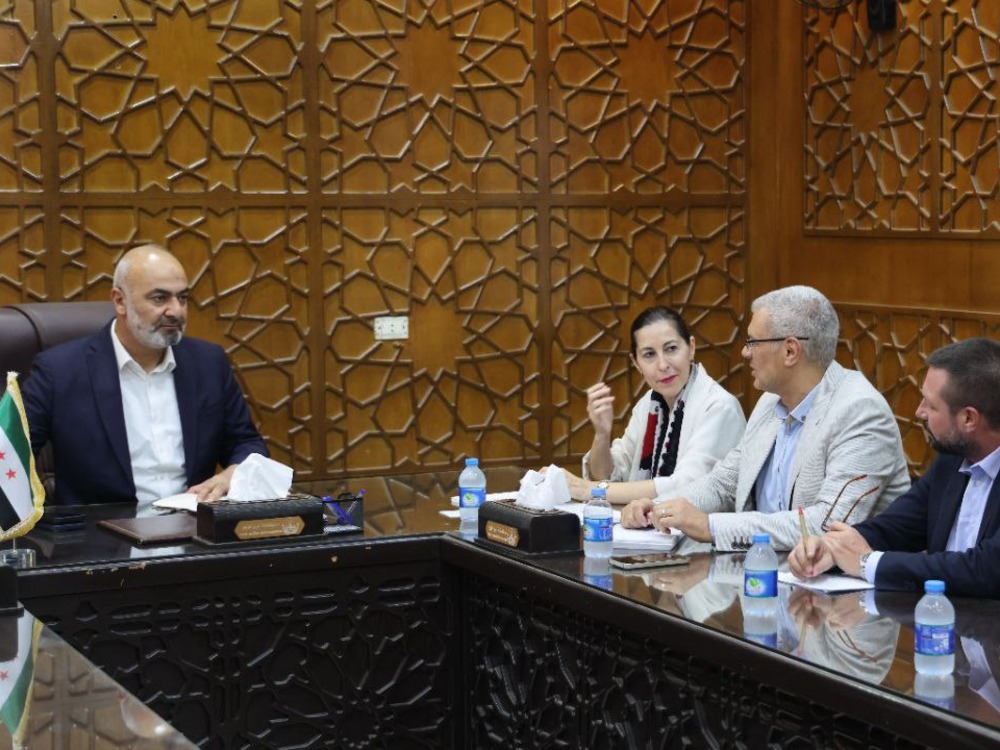 محافظ ديرالزور يبحث مع اليونيسيف دعم جهود التعافي وعودة السكان