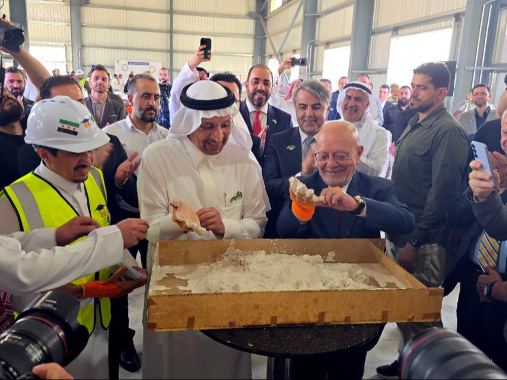 سوريا والمملكة السعودية تطلقان أول مصنع للإسمنت الأبيض