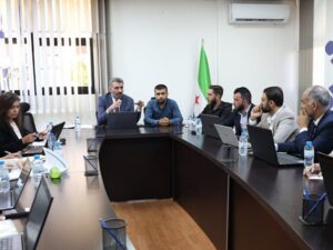 التنمية الإدارية تدرس تسهيلات إعادة العاملين المفصولين من قبل النظام البائد