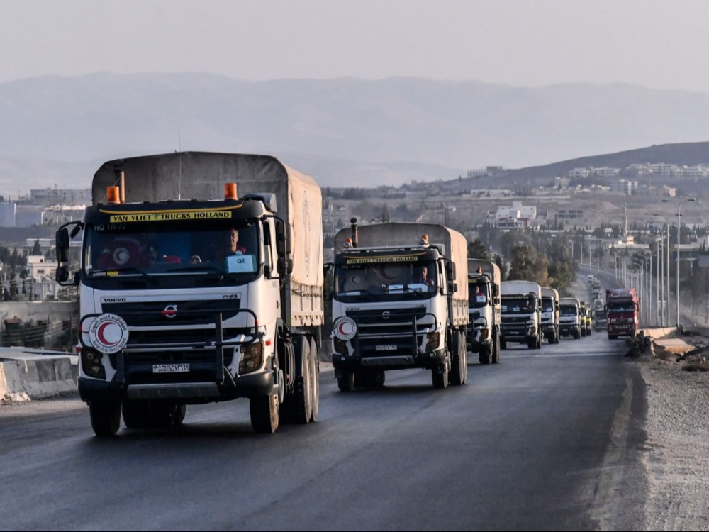 قافلة مساعدات إنسانية في طريقها إلى السويداء
