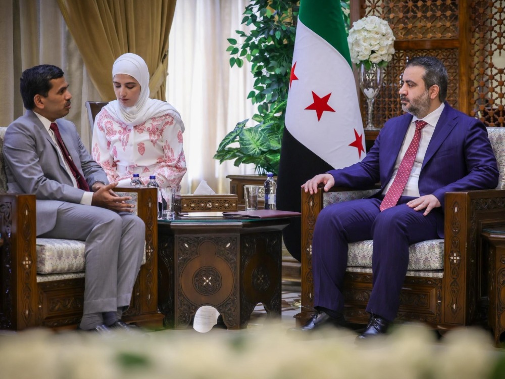 الشيباني يتسقبل وفداً من الخارجية الهندية في دمشق
