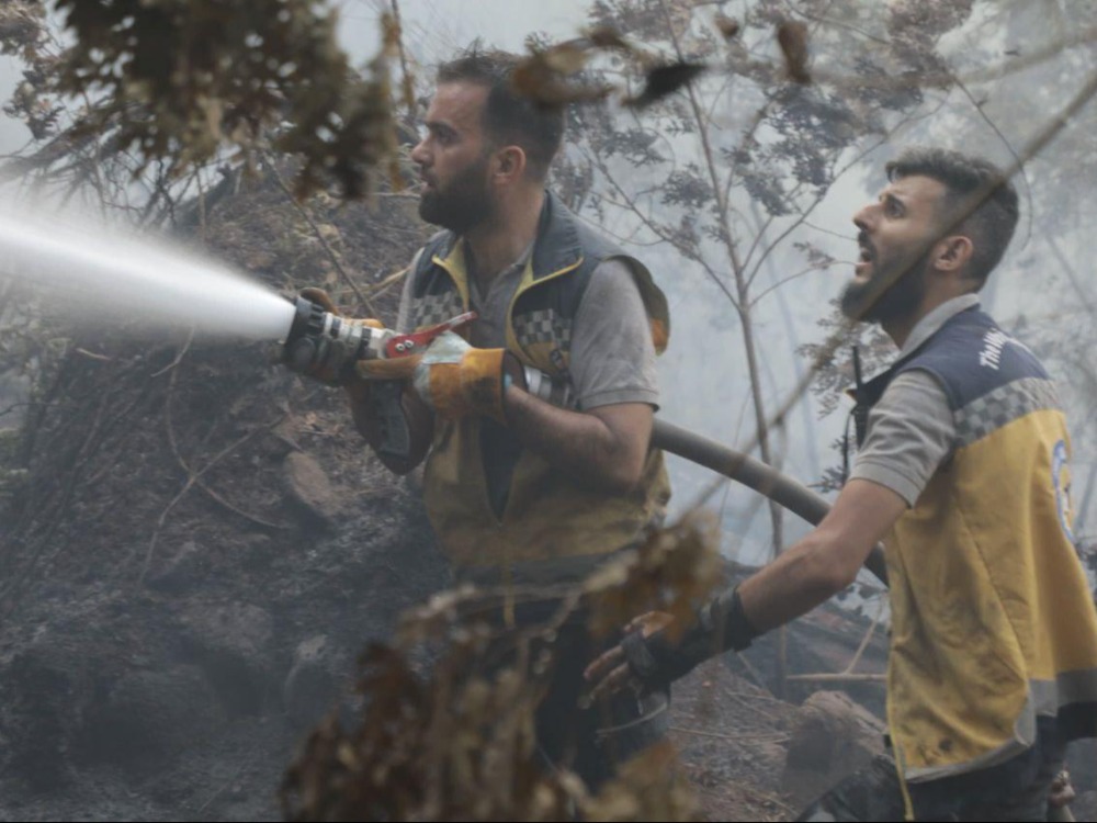 متطوعان في الدفاع المدني السوري
