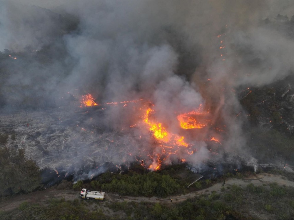 الدفاع المدني لـ"الإخبارية": نواجه أصعب أنواع الحرائق واستنفرنا جميع الفرق