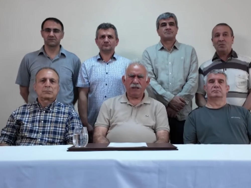 أوجلان يدعو إلى نزع السلاح... رسائل جديدة ودعوة للسلام